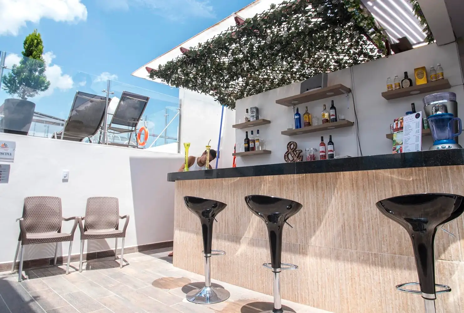 Instalaciones y habitaciones del Grand H&R Hotel, foto 16